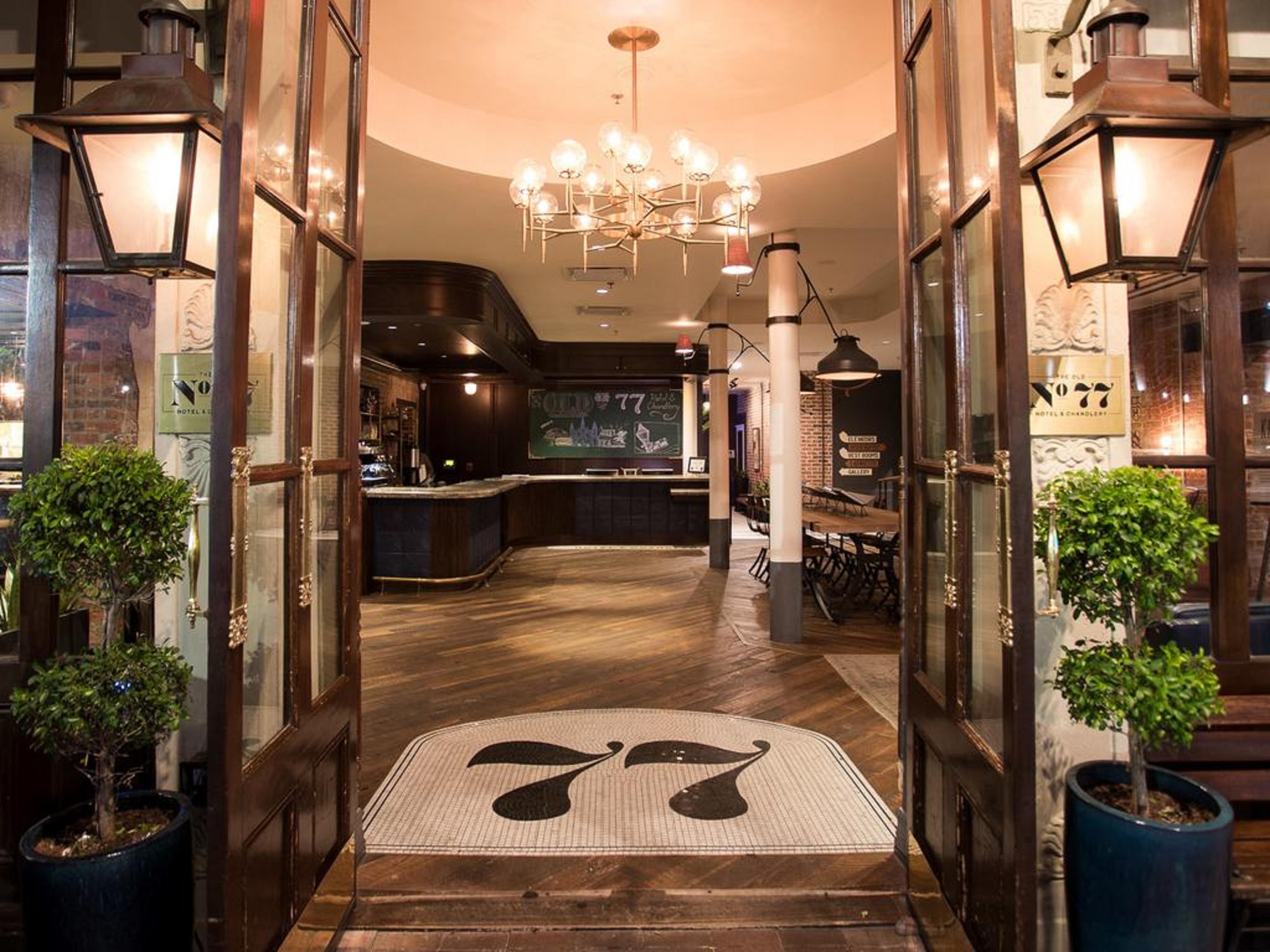 ดิ โอลด์ นัมเบอร์ 77 โฮเต็ล แอนด์ แชนเดลอรี Hotel นิวออร์ลีนส์ ภายนอก รูปภาพ