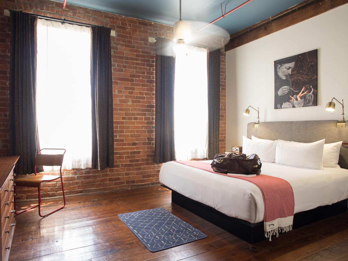 ดิ โอลด์ นัมเบอร์ 77 โฮเต็ล แอนด์ แชนเดลอรี Hotel นิวออร์ลีนส์ ภายนอก รูปภาพ